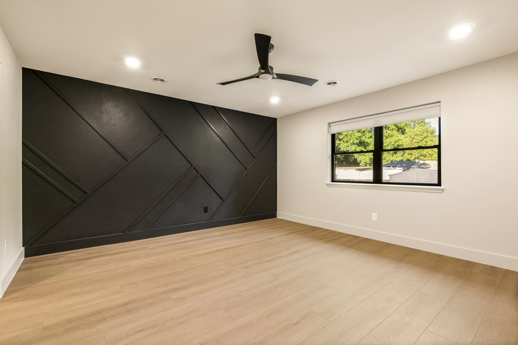 beautiful accent wall in a bedroom